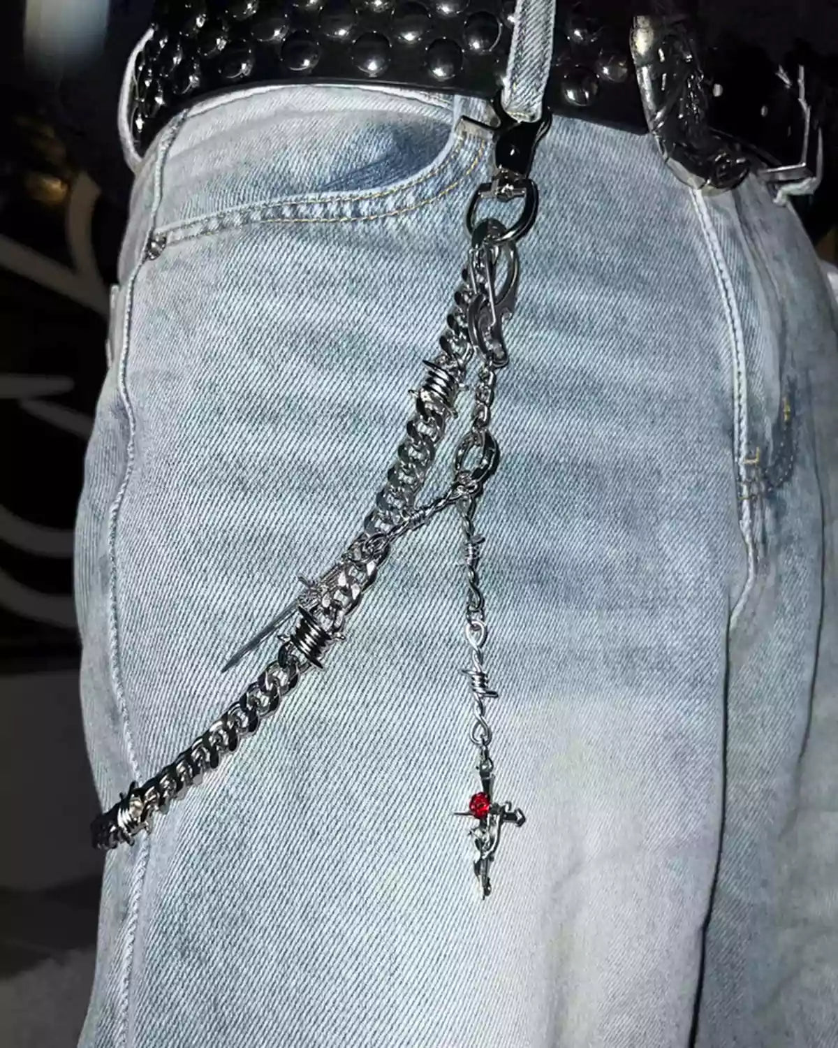 HOWSS Ashen Thorn Wallet Chain